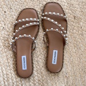 NWT Steve Madden pearl embellished sandals